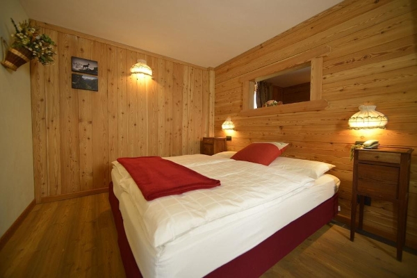 ALBERGO ALPENROSE Ski&Bike Mountain Hotel (Gressoney-Saint-Jean)